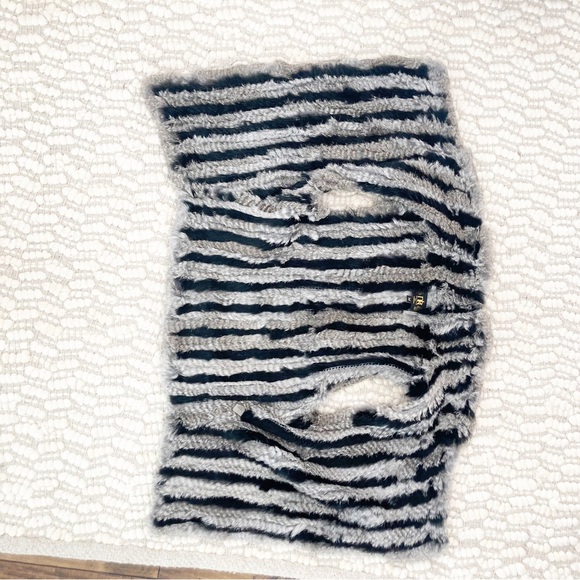 100% Rabbit Fur Vest - Picture 2 of 7